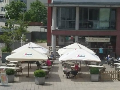 照片: La Piazza Toscana